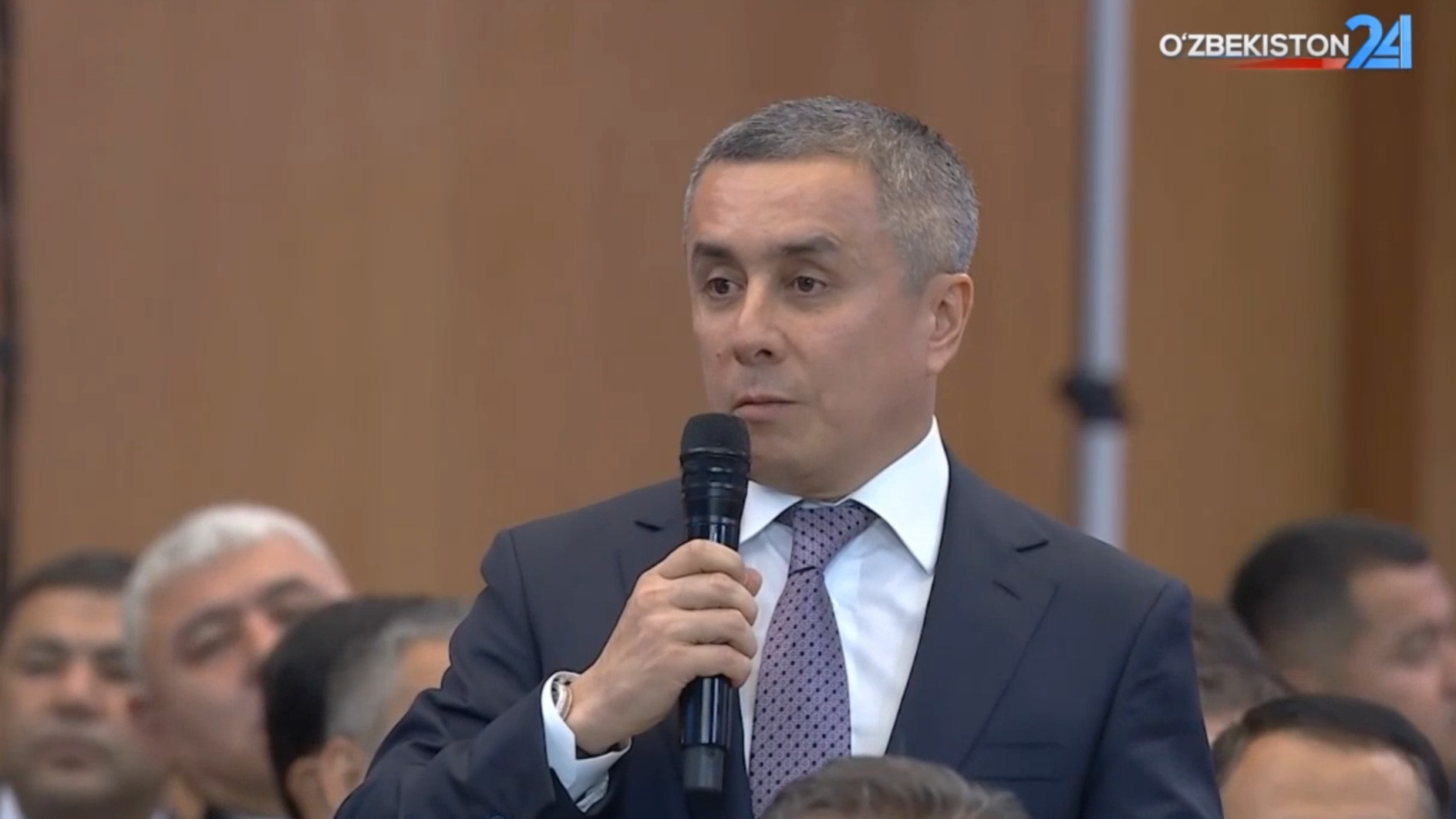 Veon готова вложить $200 млн в запуск нового мобильного оператора в Узбекистане
