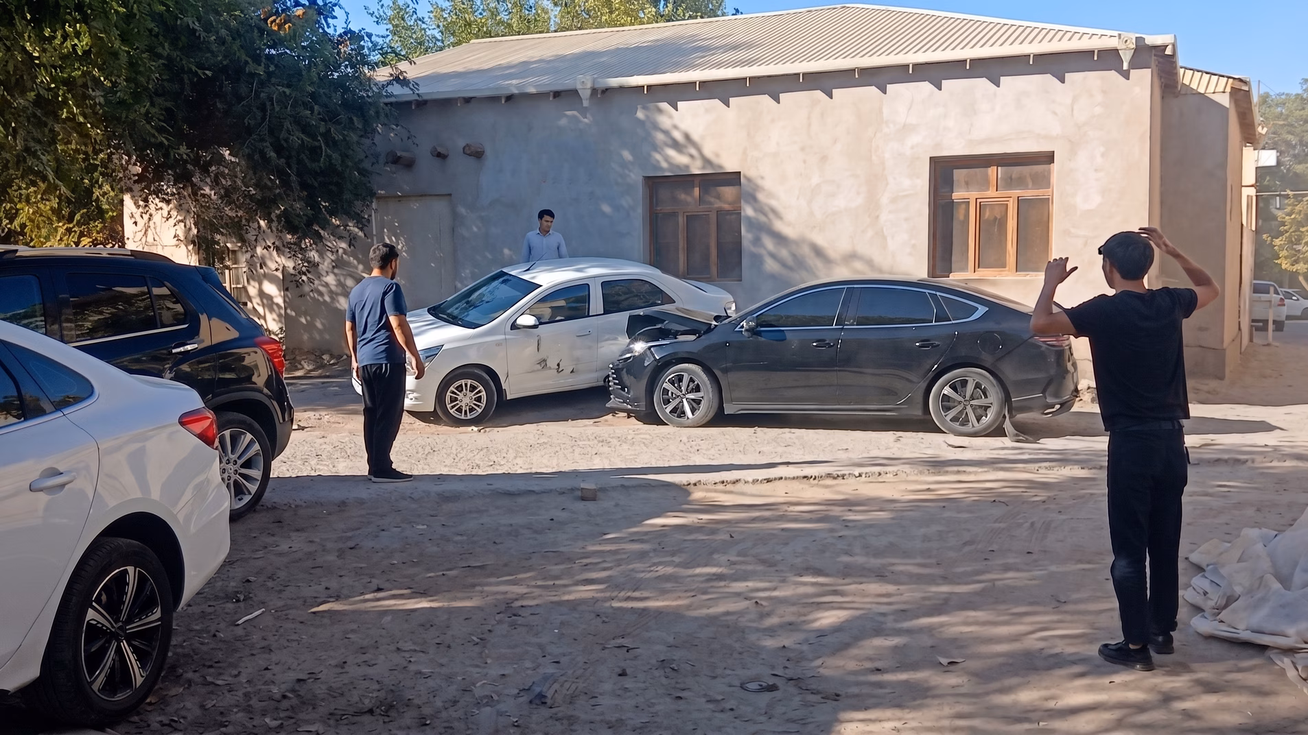 Urganchda BYD Chazor haydovchisi bir nechta avtomobilni taran qildi: IIB hodisa tafsilotlarini ochiqladi