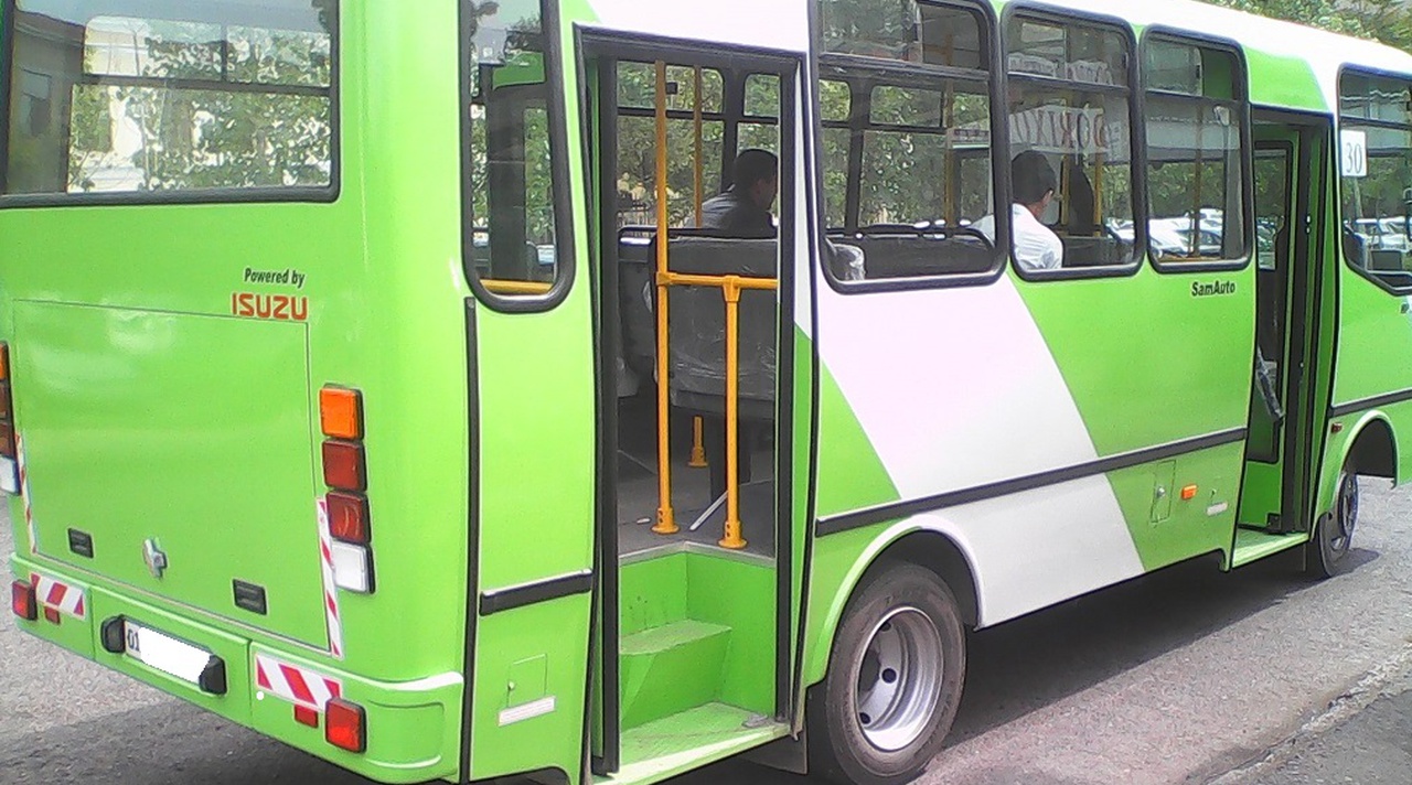 Isuzu avtobus png